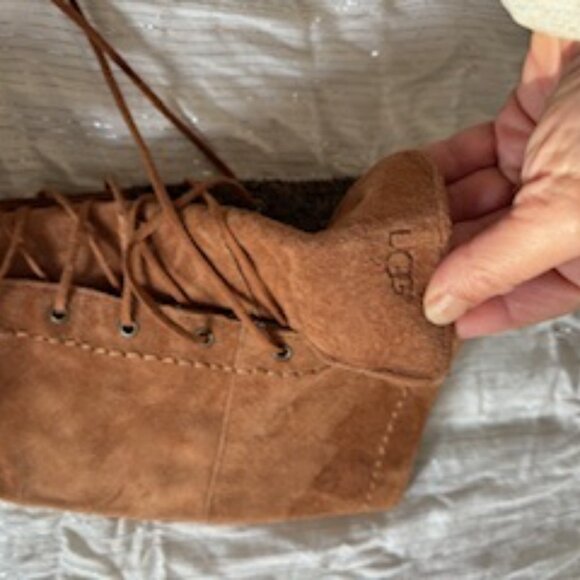 Never Worn Tall UGG Lace up Moccasin Chestnut Brown Leather & Sheep Skin Size7 - Picture 7 of 9